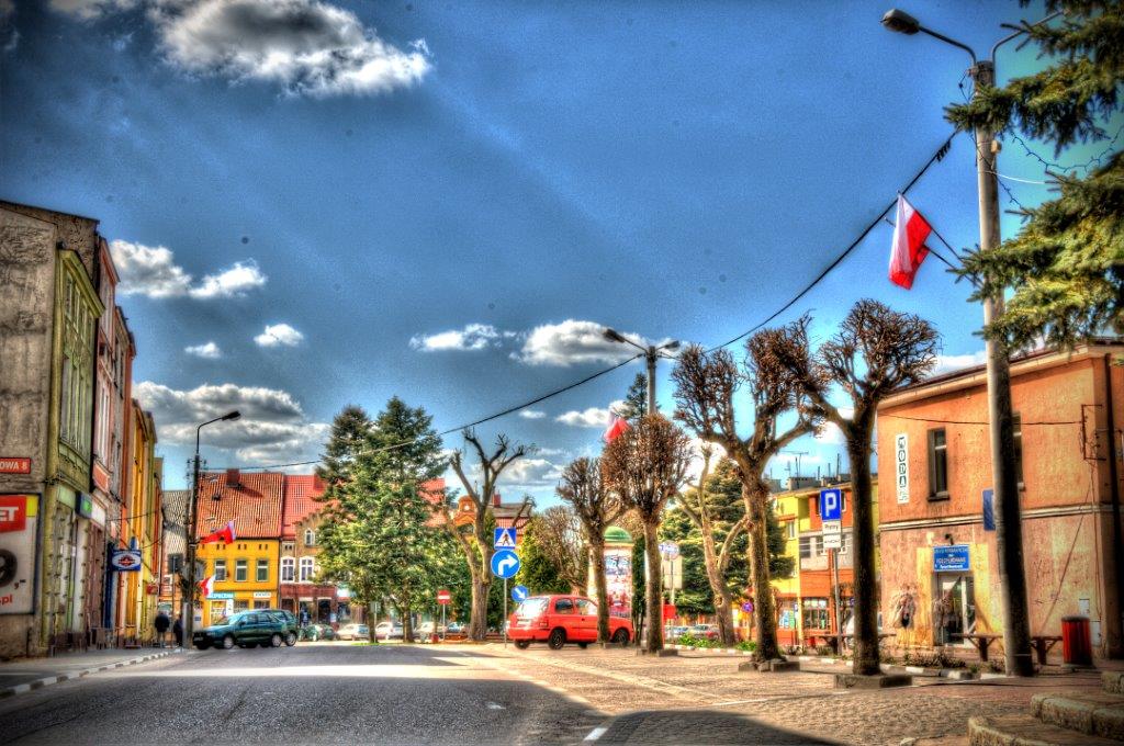 Plac Hallera od ul. Kościelnej