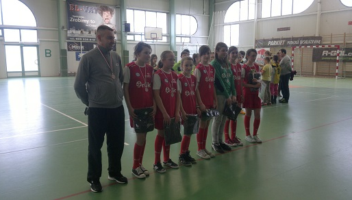 Brązowy medal piłkarek z SP Dłutowo