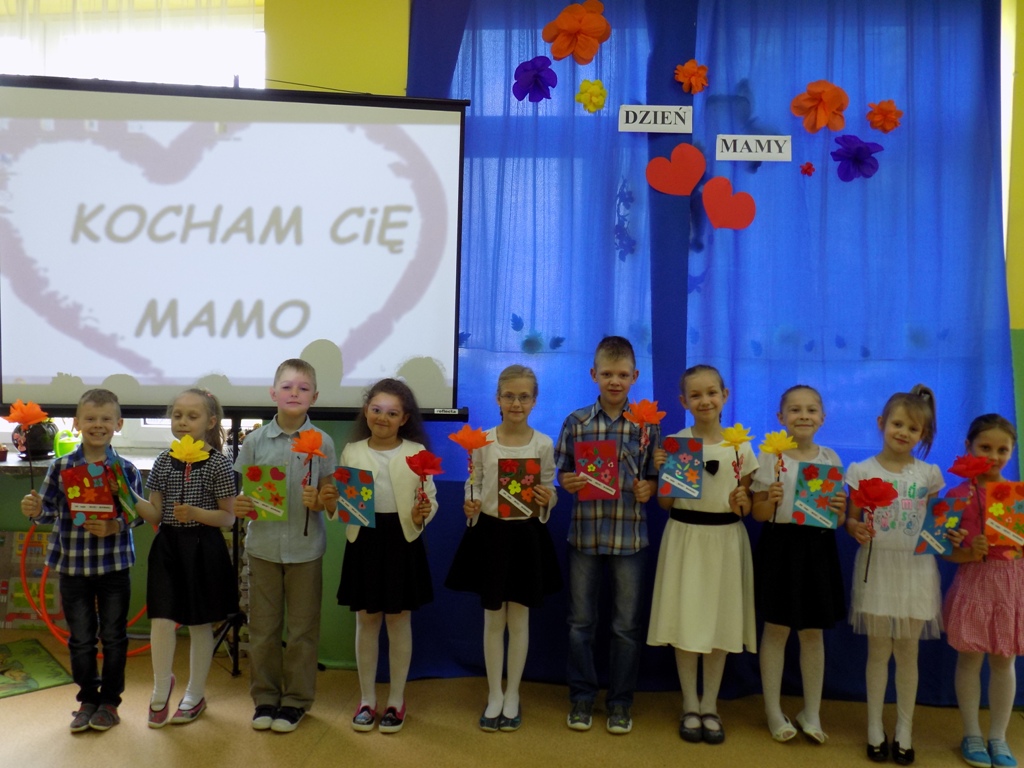Dzień mamy w Szkole Podstawowej w Kiełpinach