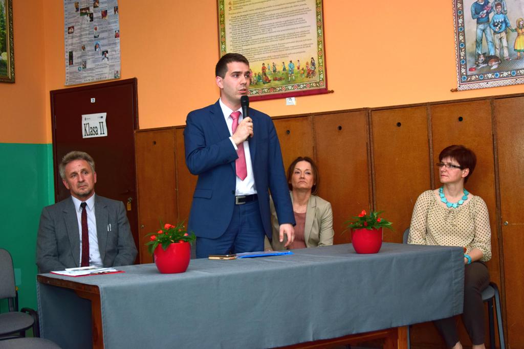 Wizyta burmistrza Macieja Sitarka w dłutowskich szkołach
