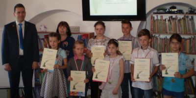 Laureaci konkursu ortograficznego w lidzbarskiej bibliotece