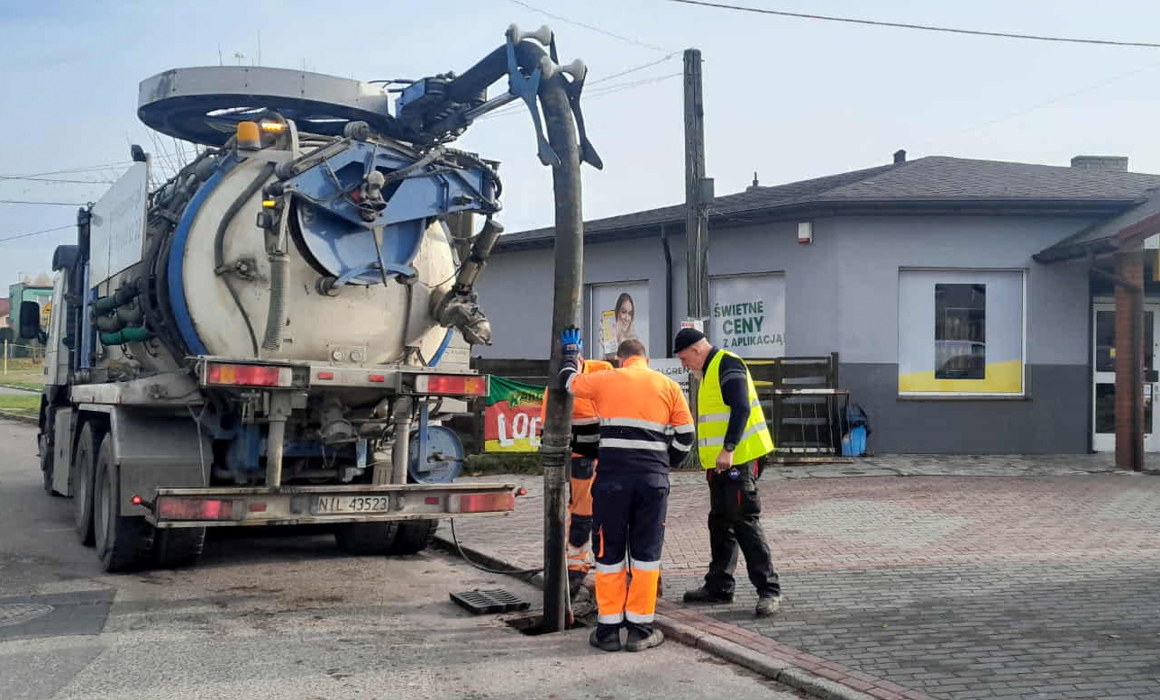 Czyszczenie studzienek i sieci deszczowej w Gminie Lidzbark